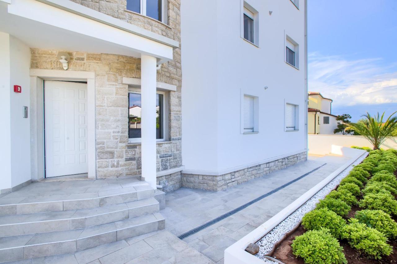 Apartamento White House Štinjan Exterior foto